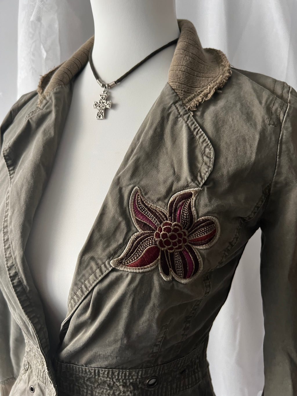 Khaki green jacket with floral embroidery