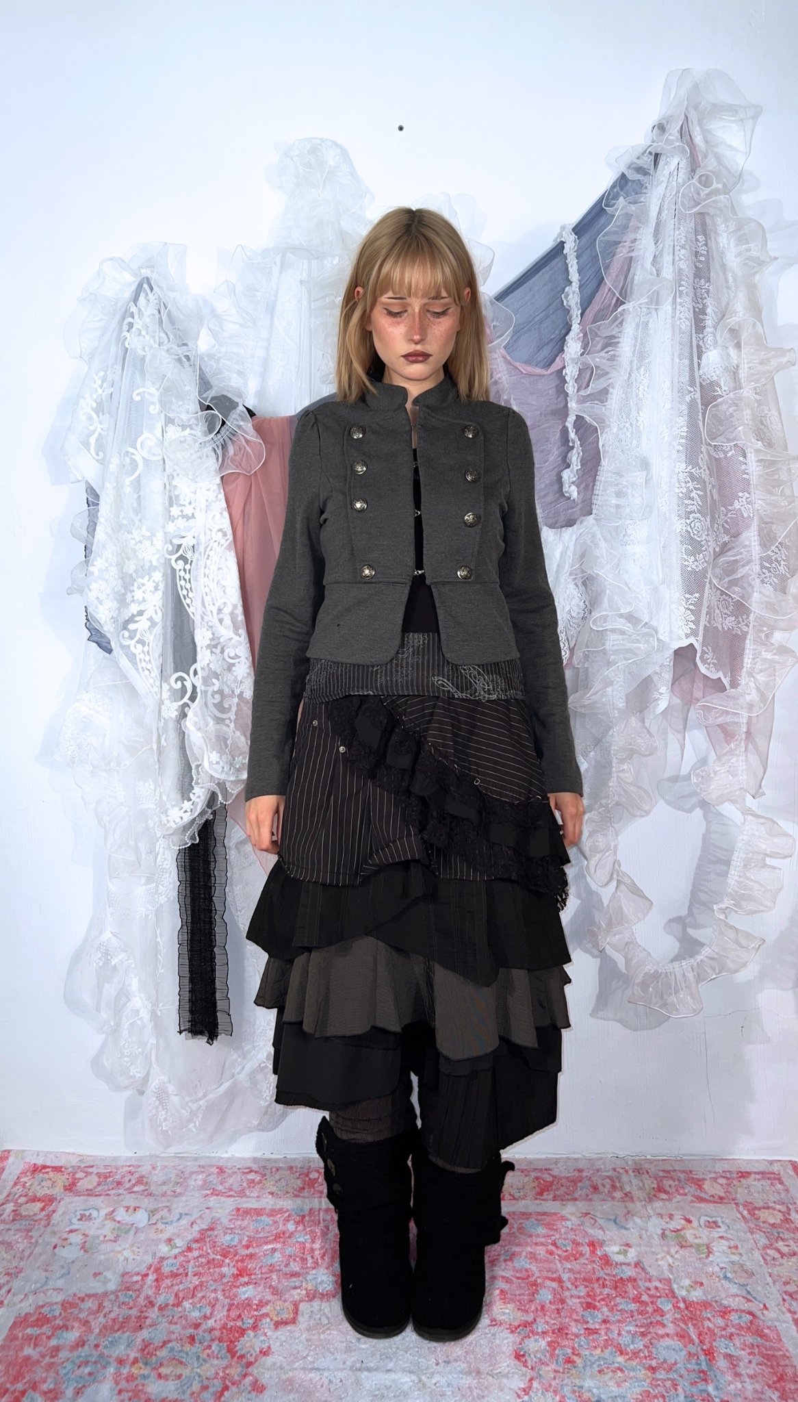 CHARCOAL CROPPED MILITARY-STYLE JACKET