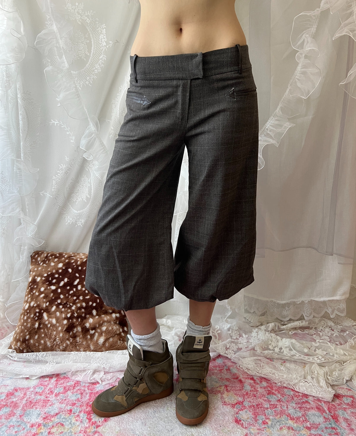 Charcoal grey plaid balloon capri pants with zipper details