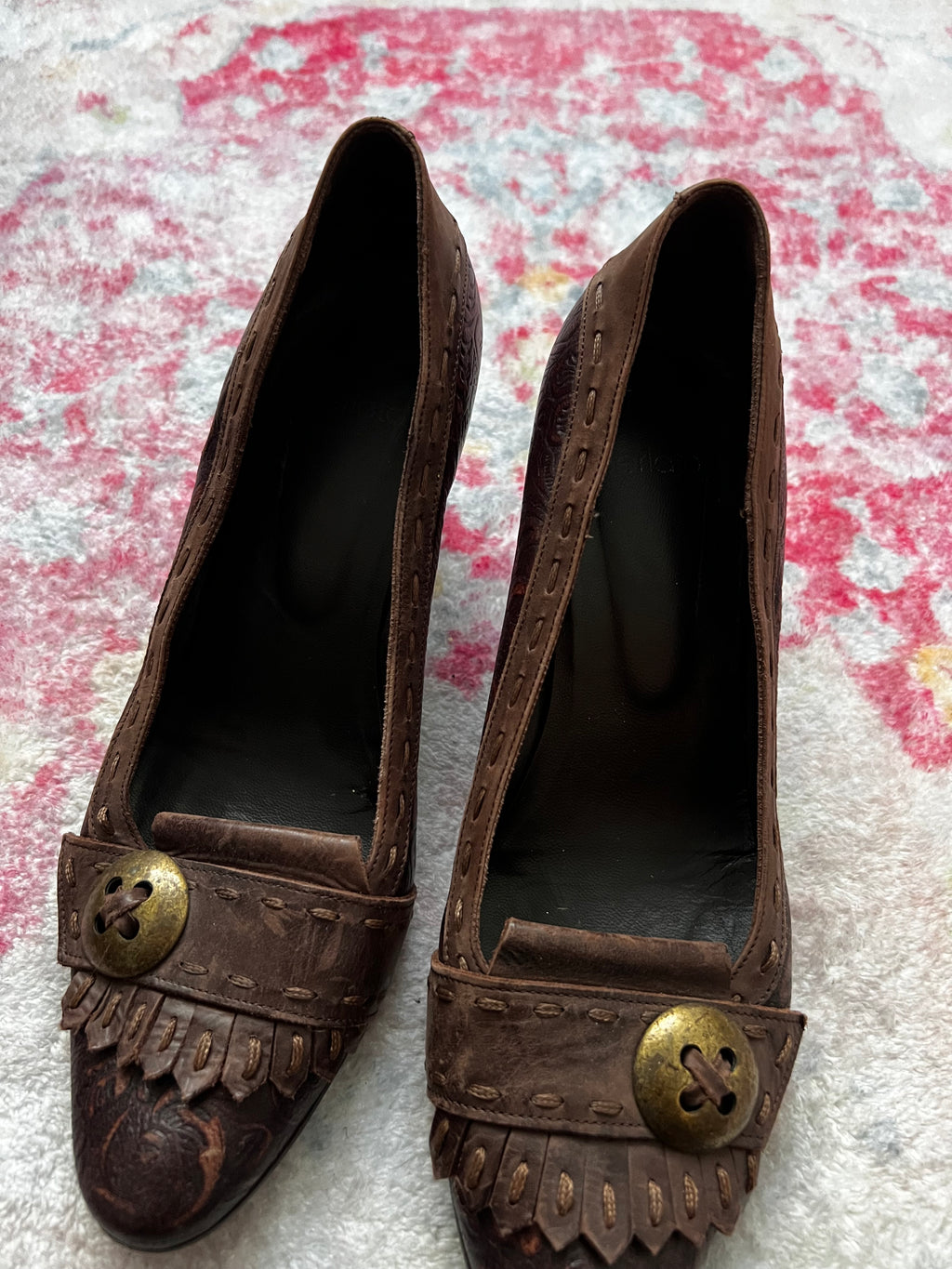 Brown vintage heels with gold buttons