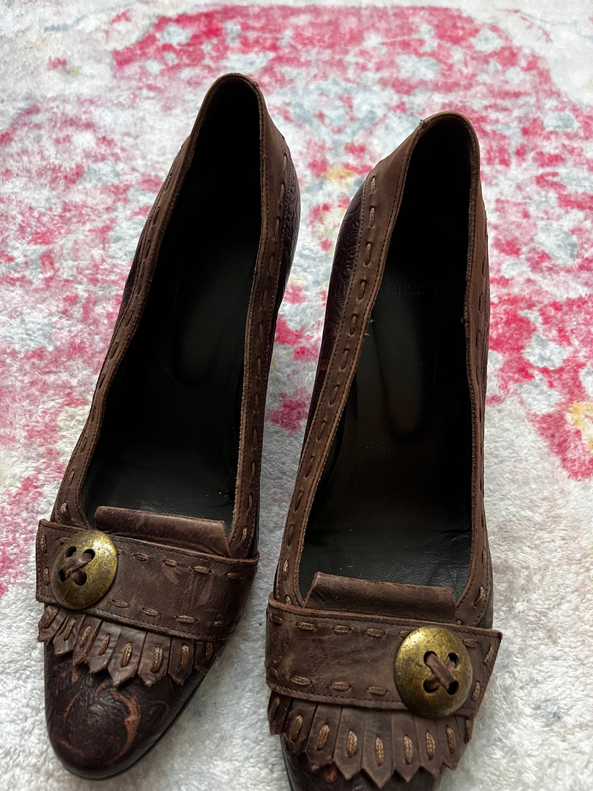 Brown vintage heels with gold buttons