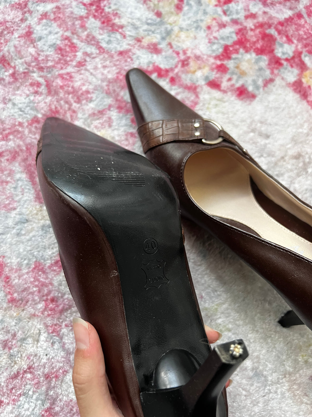 Vintage brown kitten heels with buckle detail