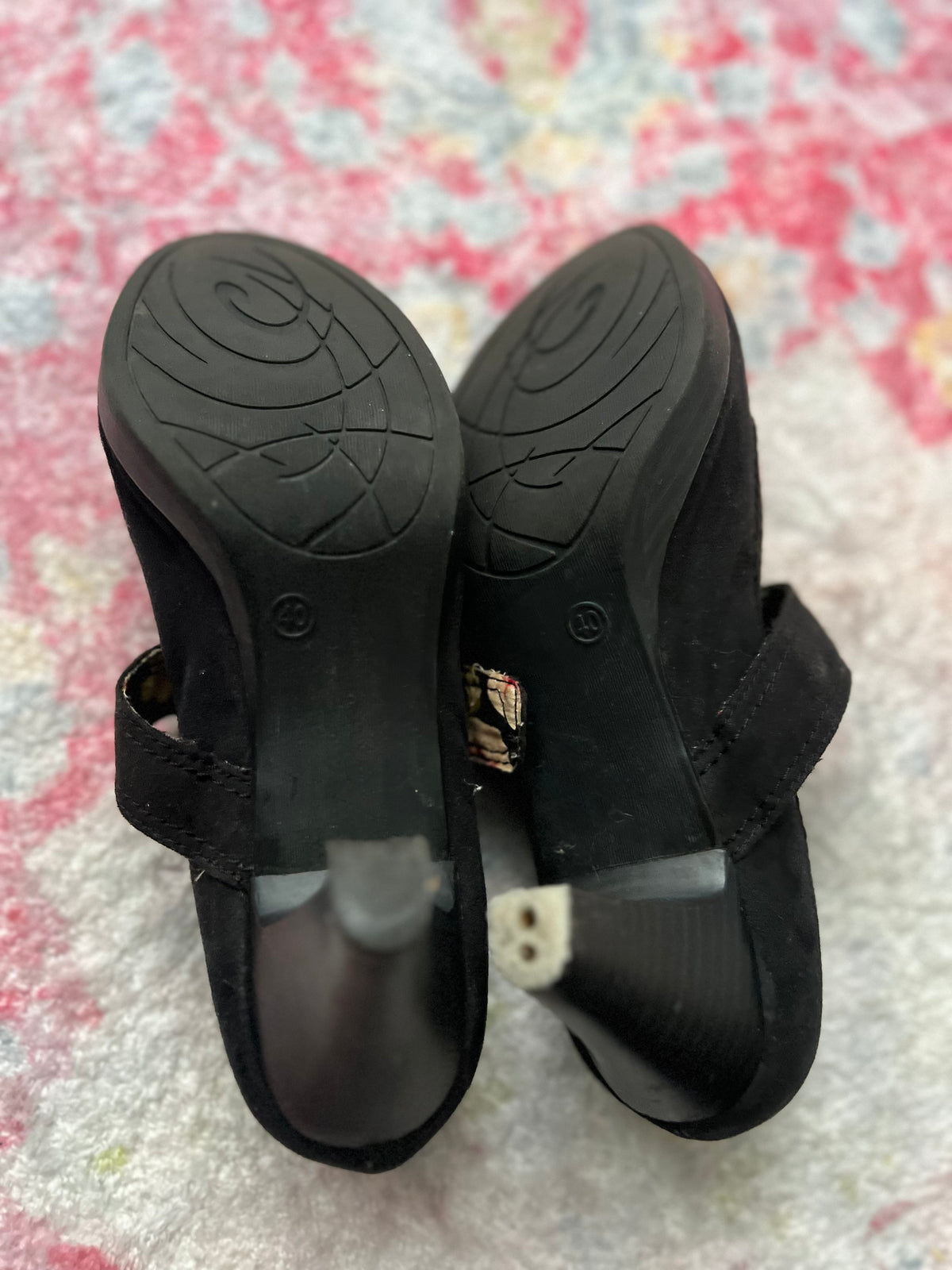 Black mary jane strap heels
