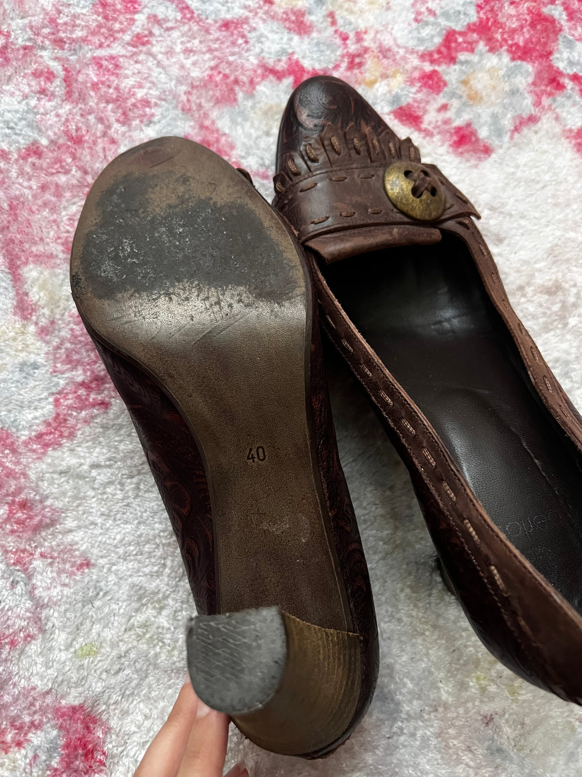 Brown vintage heels with gold buttons