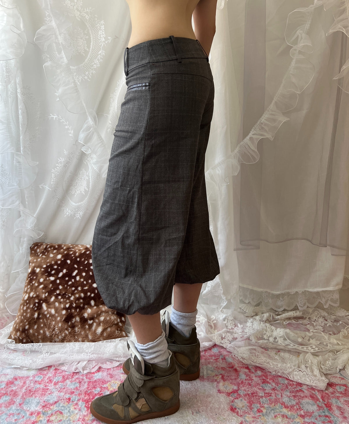 Charcoal grey plaid balloon capri pants with zipper details