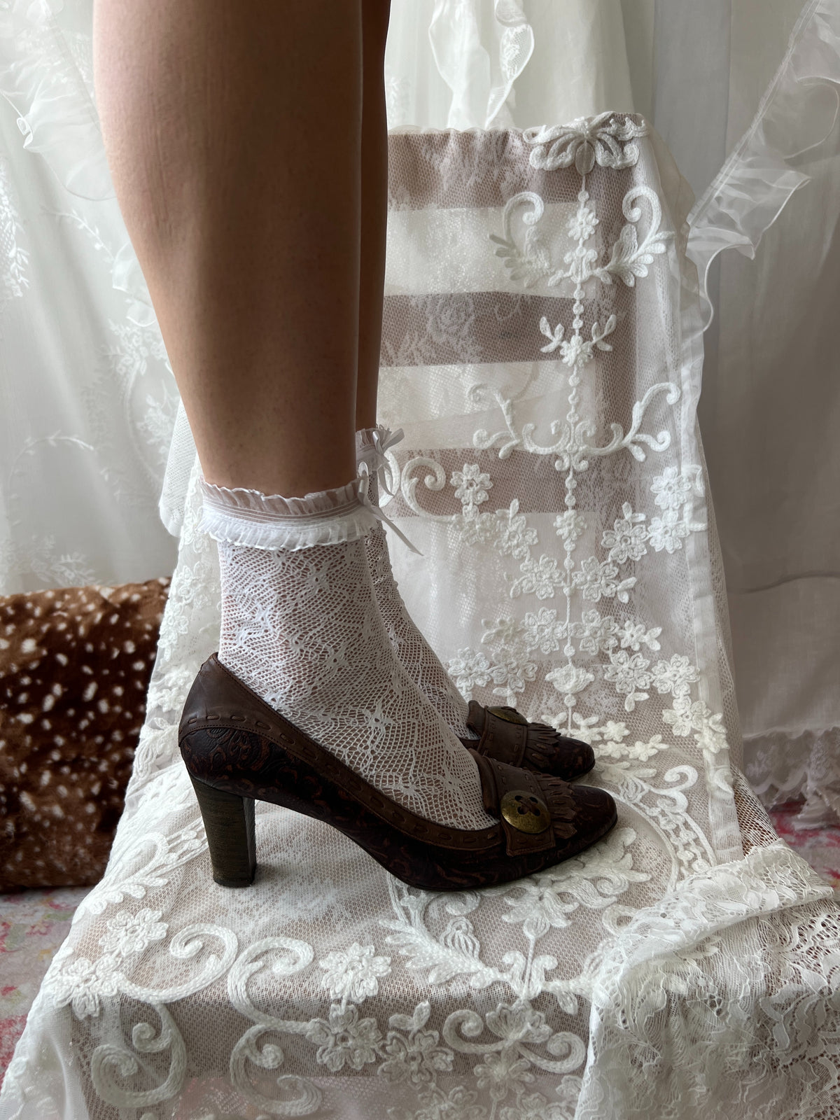 Brown vintage heels with gold buttons