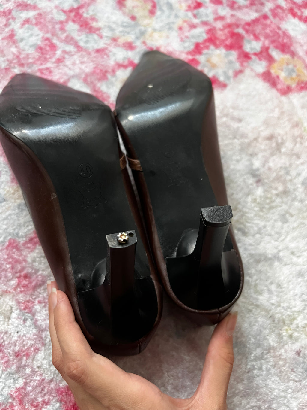 Vintage brown kitten heels with buckle detail