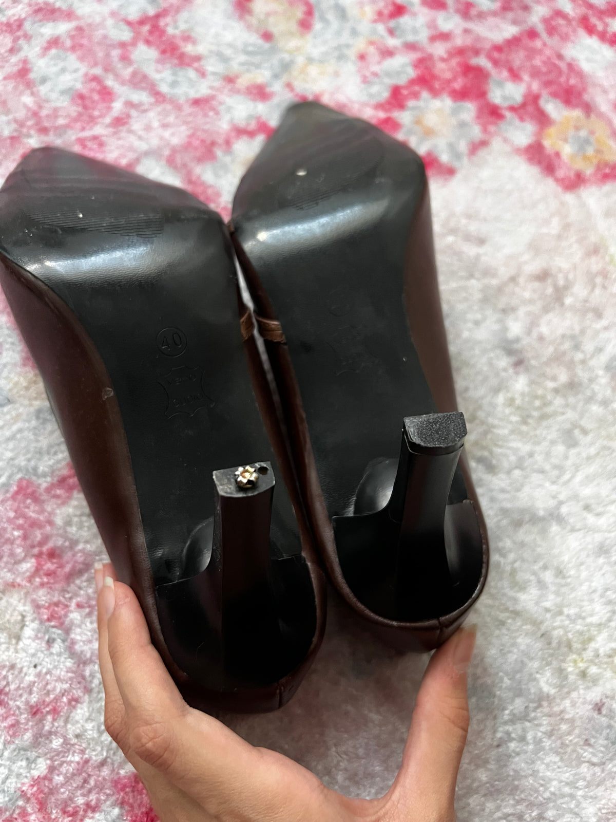 Vintage brown kitten heels with buckle detail