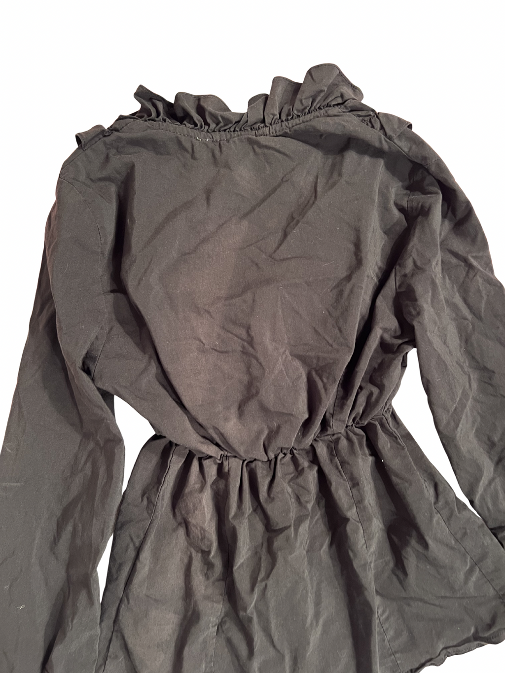 BLACK FITTED RUFFLED BLOUSE