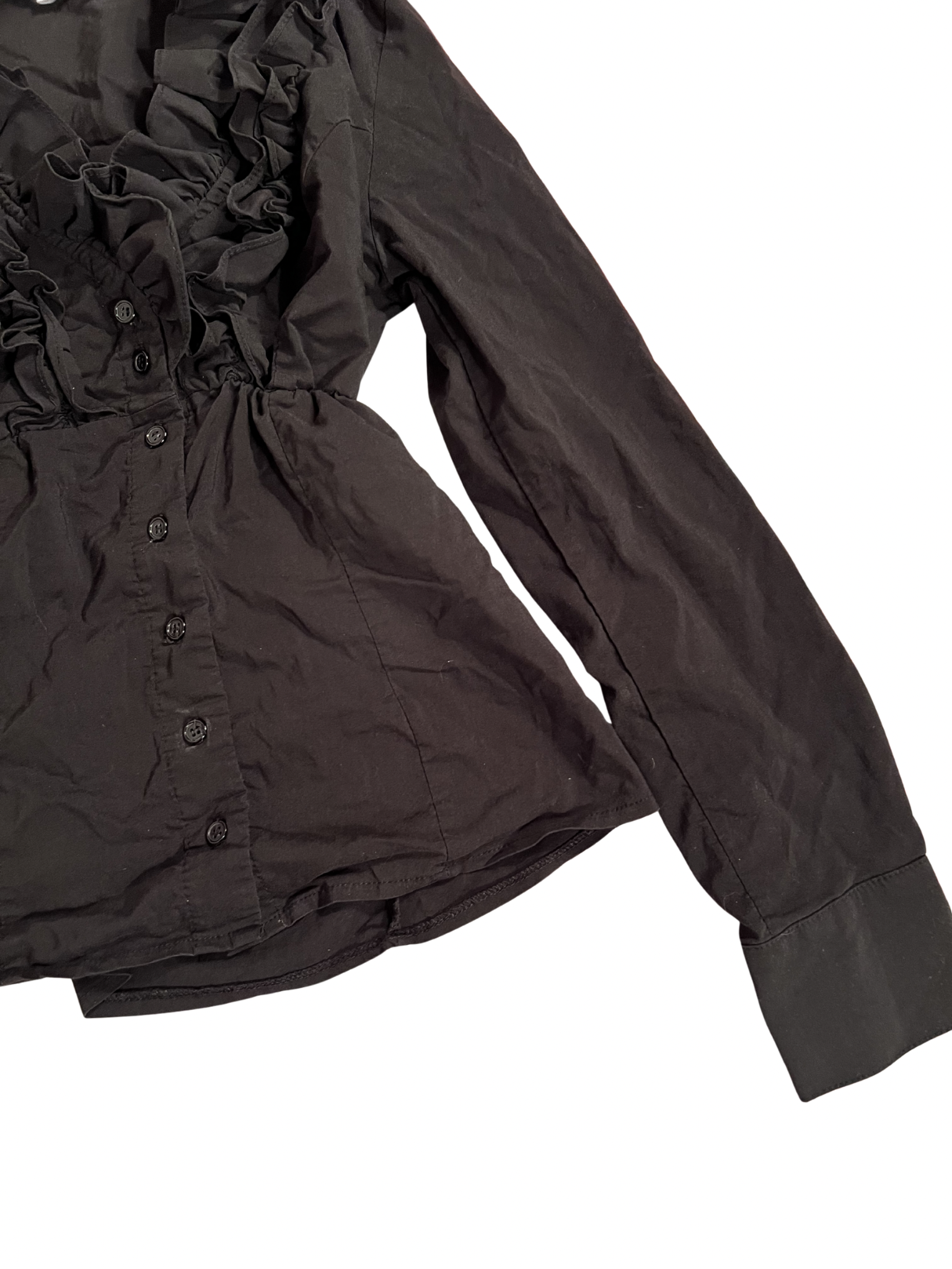 BLACK FITTED RUFFLED BLOUSE