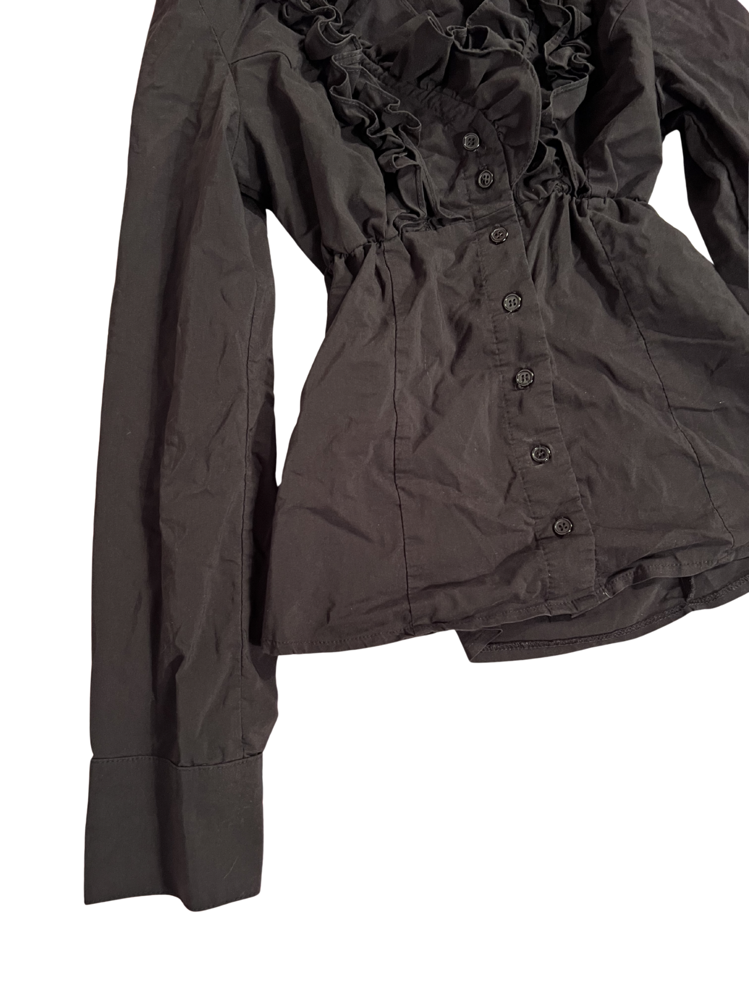 BLACK FITTED RUFFLED BLOUSE