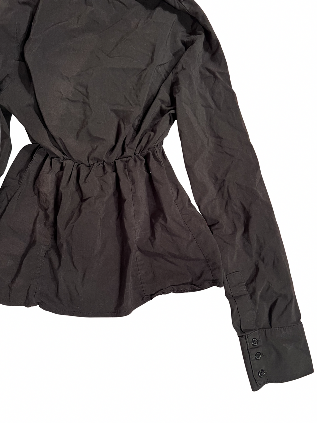 BLACK FITTED RUFFLED BLOUSE